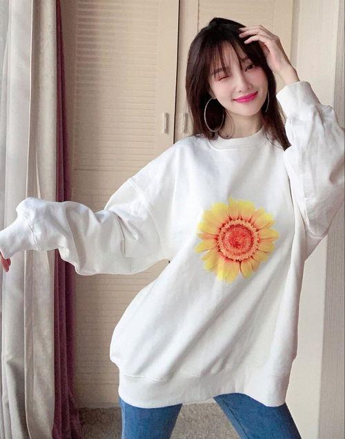 李小璐撒狗粮吃瓜群众,吃瓜群众热议不断